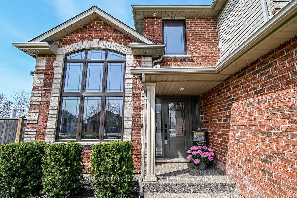 239 Colbeck Drive, Welland, ON L3C 7M3 – photo 2