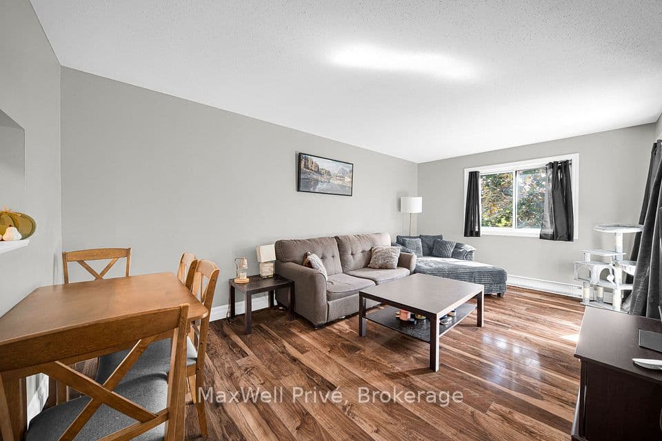 250 Brittany Drive 318, Manor Park - Cardinal Glen and Area, ON K1K 4M1 – photo 3