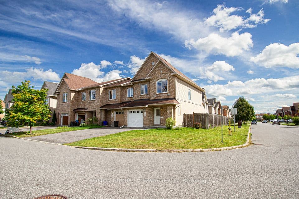 163 Silvermoon Crescent, Orleans - Cumberland and Area, ON K4A 0P5 – main photo