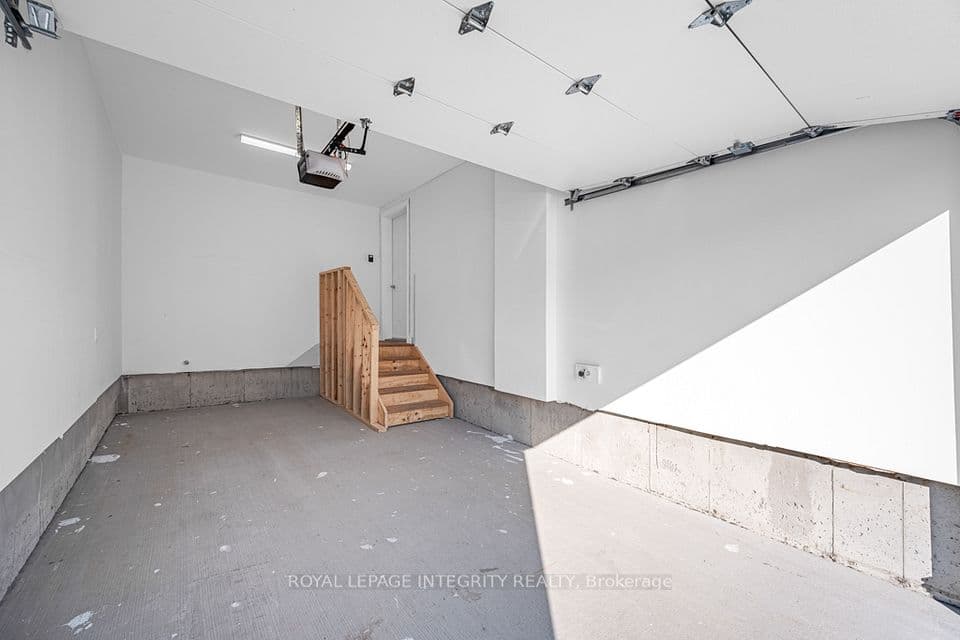 875 CONTOUR Street A, Orleans - Convent Glen and Area, ON K1W 0G6 – photo 3