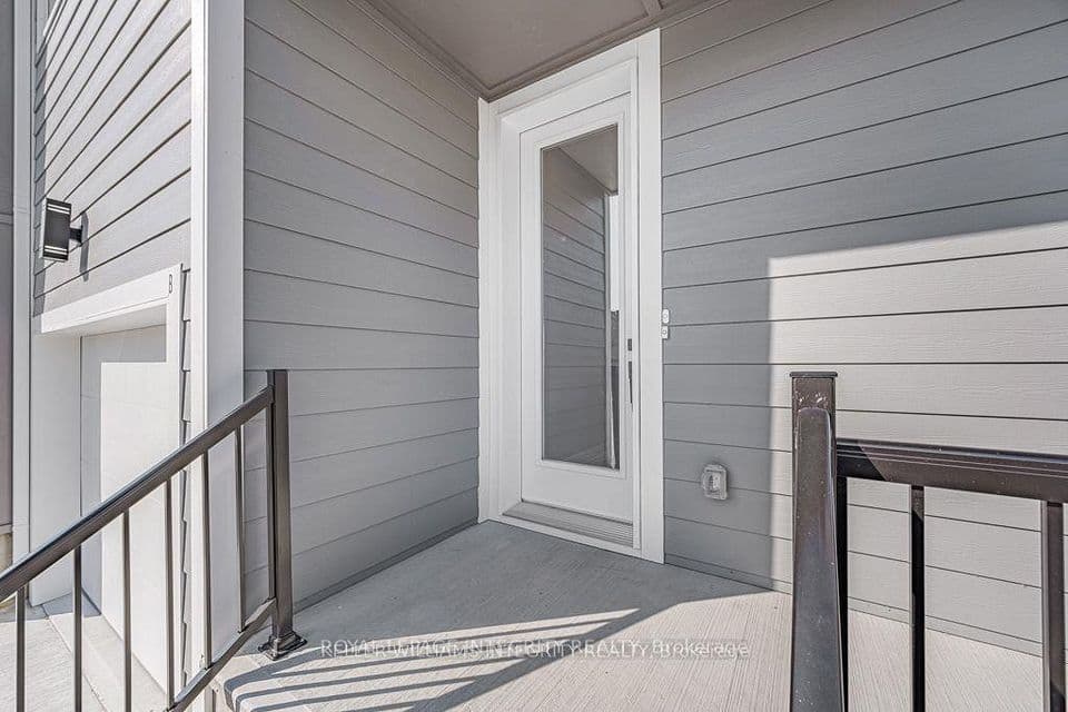 875 CONTOUR Street A, Orleans - Convent Glen and Area, ON K1W 0G6 – photo 2