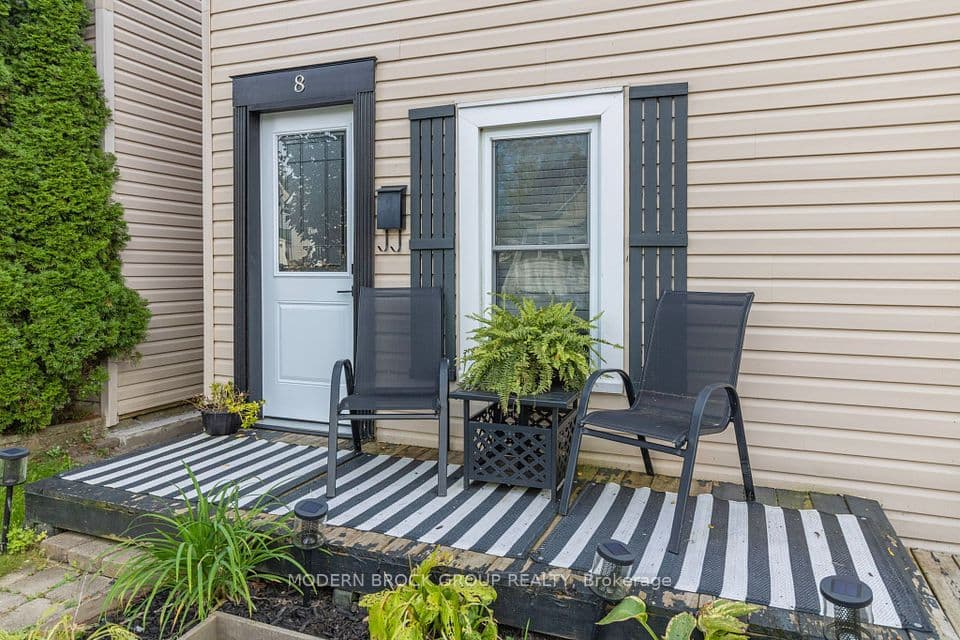 8 Elm Street, Brockville, ON K6V 5M6 – photo 2