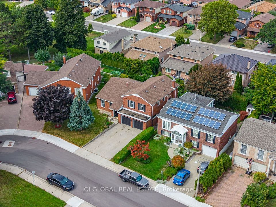 38 Leclaire Street, Hamilton, ON L9C 5X3 – photo 2