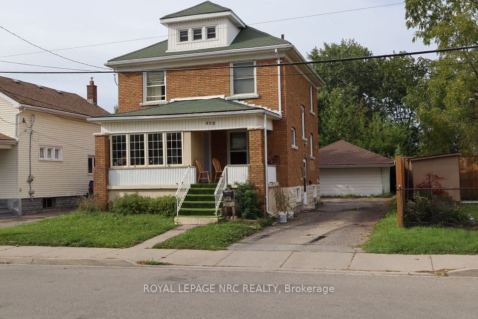 4911 Maple Street, Niagara Falls, ON L2E 2M6 – main photo