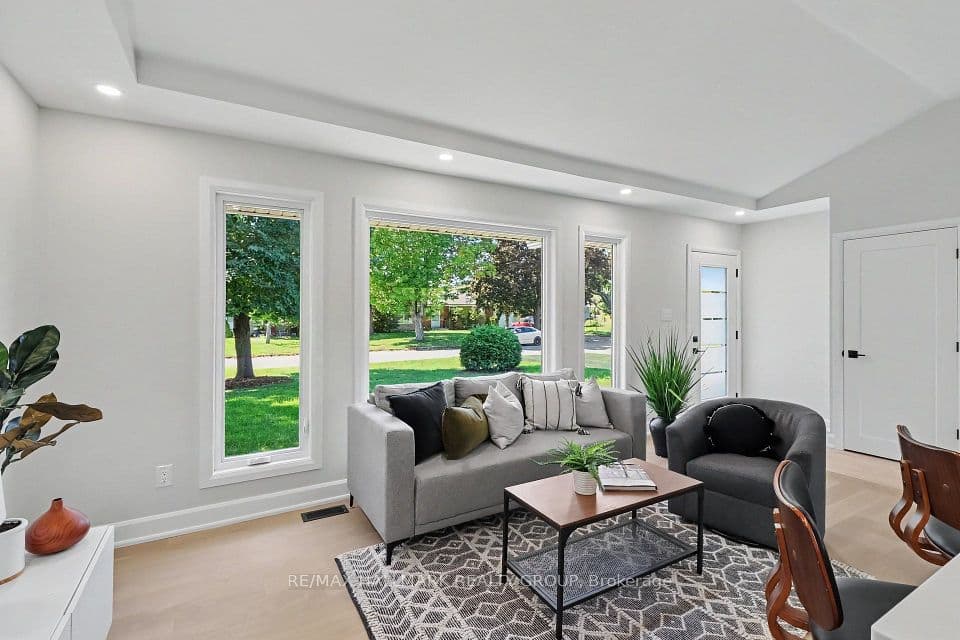 7 Attwood Crescent, Cityview - Parkwoods Hills - Rideau Shore, ON K2E 5B1 – photo 3