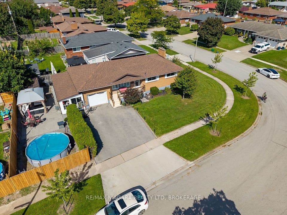 121 Garon Avenue, Welland, ON L3B 1B7 – photo 2