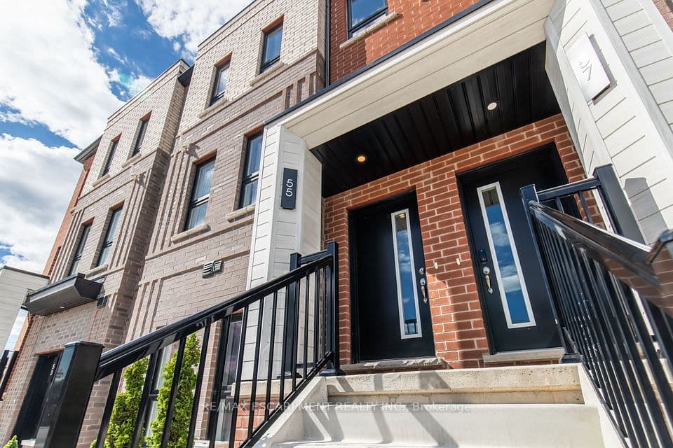 55 Great Falls Boulevard, Hamilton, ON L8B 2A9 – photo 2
