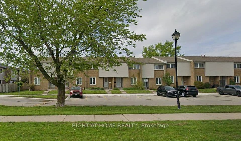 500 Osgoode Drive 136, London South, ON N6E 2G9 – main photo