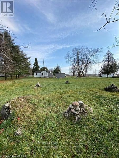 150 DRIVE-IN Crescent, Georgian Bluffs, ON N4K 5N7 – photo 2