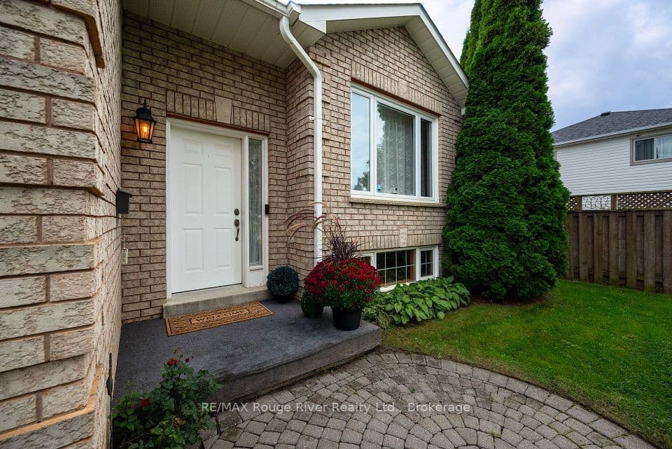 792 Greer Crescent, Cobourg, ON K9A 5N8 – photo 2