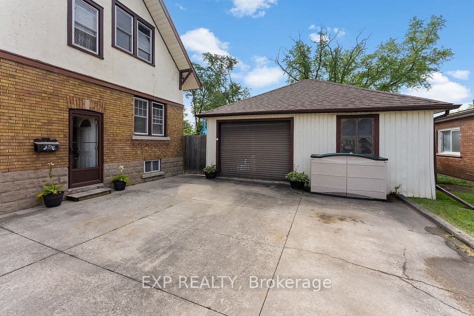 3938 Main Street, Niagara Falls, ON L2G 6B6 – photo 2