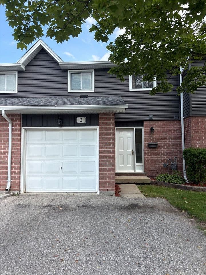 131 Bonaventure Drive 2, London East, ON N5V 4H8 – main photo