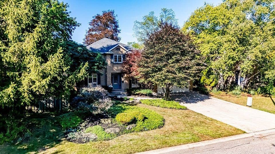 6 Cottonwood Court, Hamilton, ON L9G 3W1 – main photo