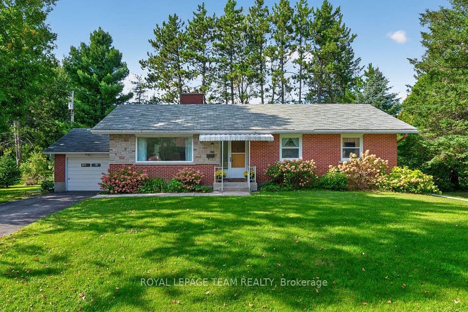 234 Naismith Drive, Mississippi Mills, ON K0A 1A0 – main photo