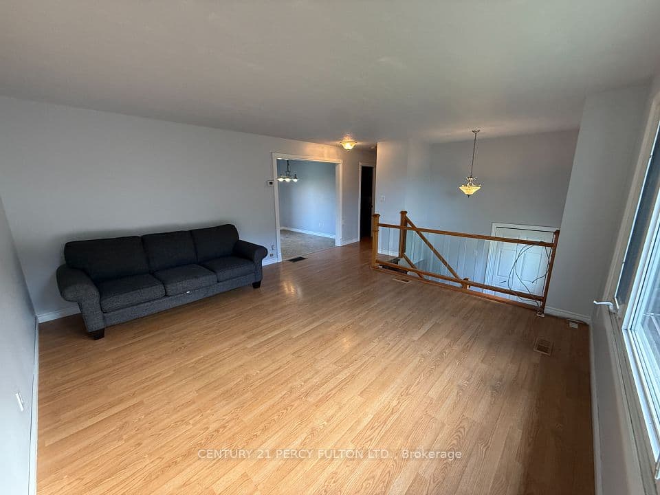 24 Southwood Crescent, Greater Napanee, ON K7R 3L2 – photo 3