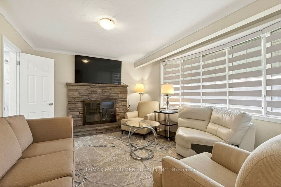 20 ST. CHARLES Drive, Thorold, ON L2V 2W4 – photo 3