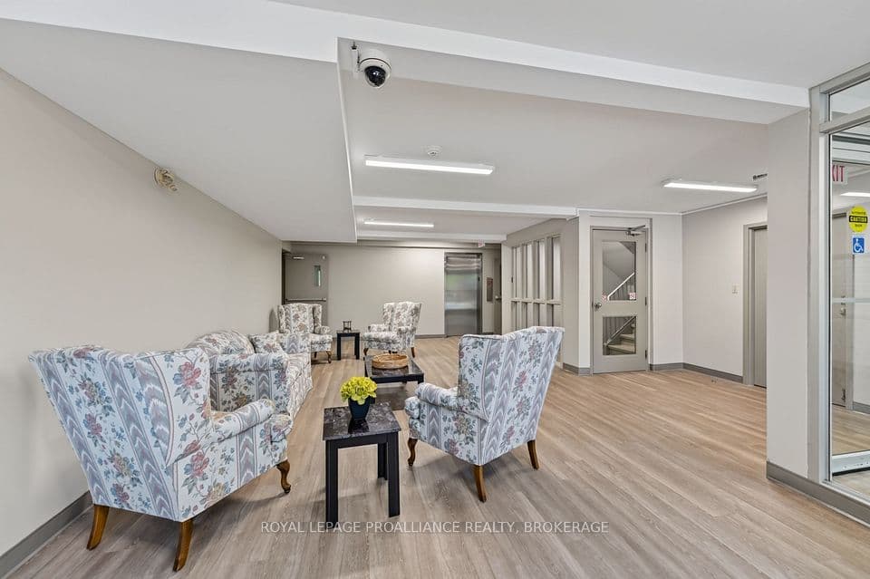 316 Kingsdale Avenue 411, Kingston, ON K7M 8S2 – photo 2
