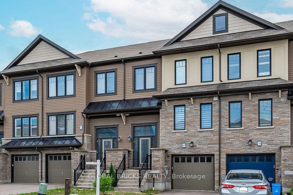 40 Crafter Crescent, Hamilton, ON L8J 0H6 – main photo
