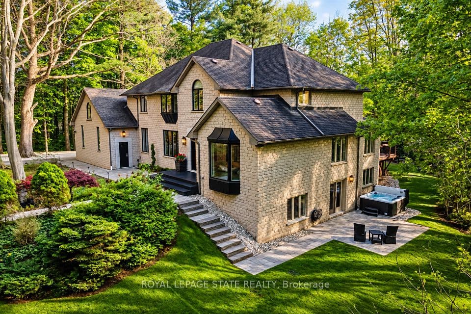 18 Elder Crescent, Hamilton, ON L0R 1R0 – main photo