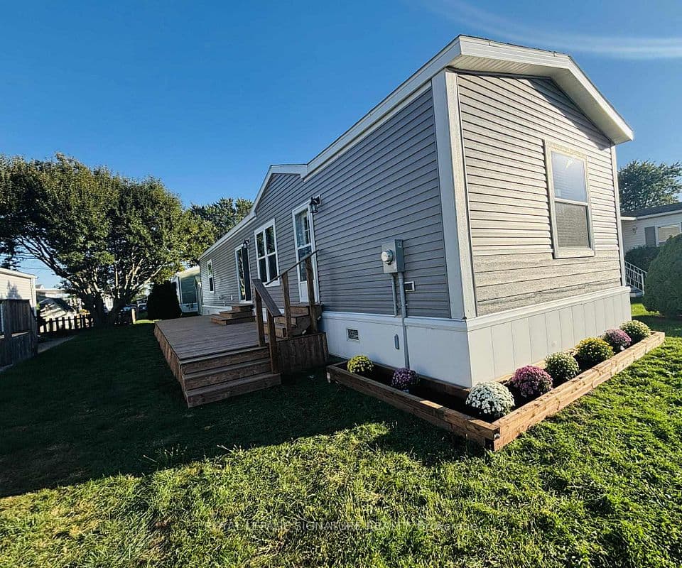 142 Regency Drive, Chatham-Kent, ON N7L 4E4 – photo 2
