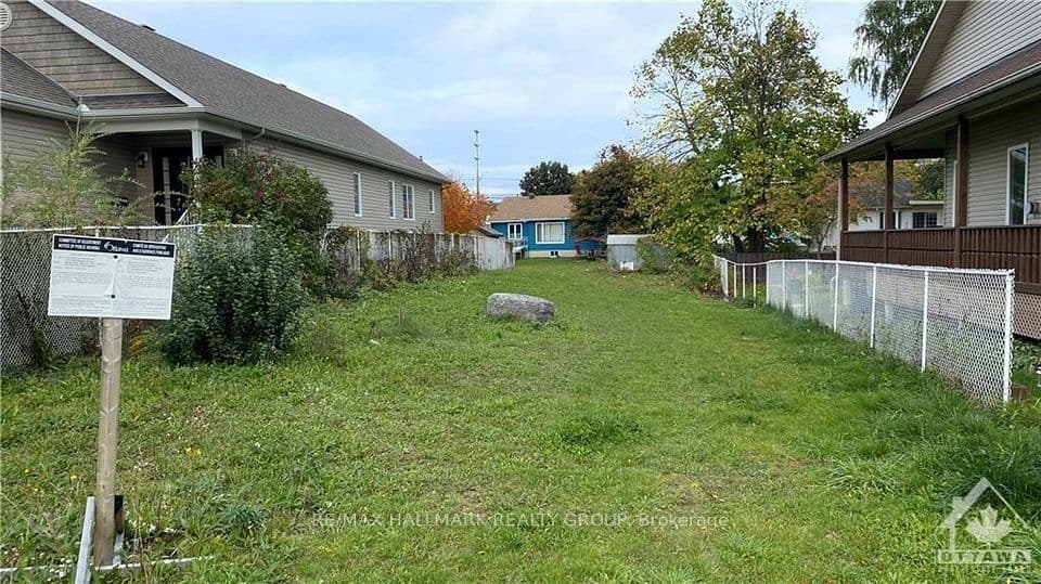 1673 KINDERSLEY Avenue, Orleans - Convent Glen and Area, ON K1C 4V4 – main photo